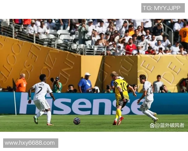 世界杯精彩对决皇马与尤文图斯战成平局神奇扑救点燃全场激情